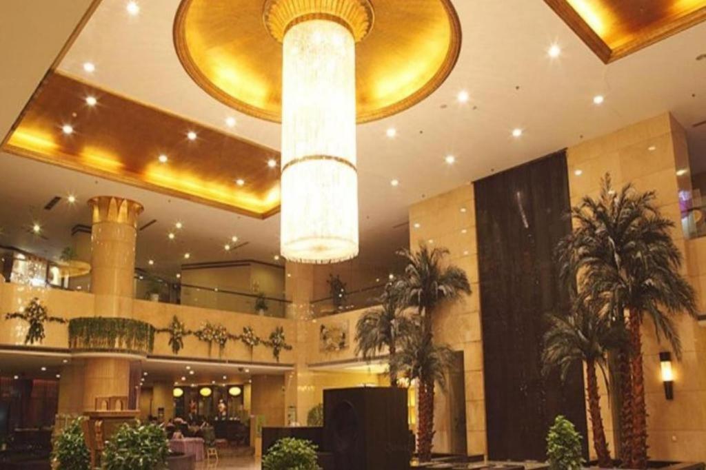 Linyi Blue Horizon Intenational Hotel Экстерьер фото