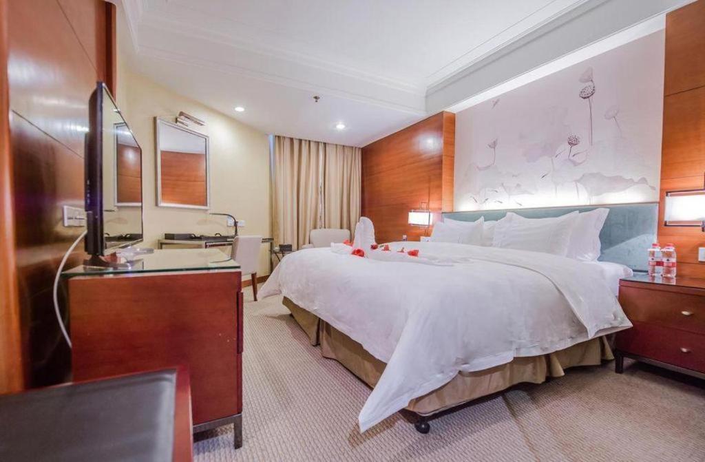 Linyi Blue Horizon Intenational Hotel Экстерьер фото