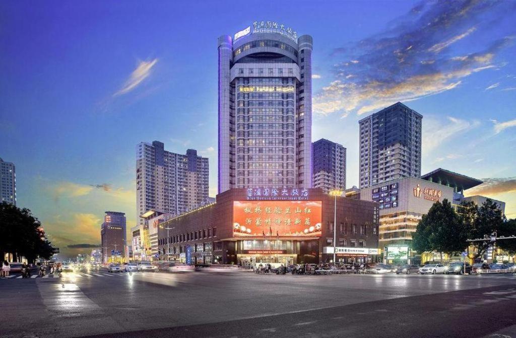 Linyi Blue Horizon Intenational Hotel Экстерьер фото